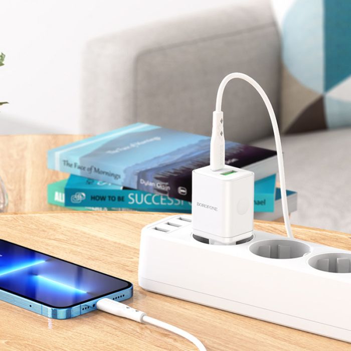 МЗП Borofone BN7 PD20W+QC3.0 (1USB-A/1C) + кабель Type-C to Lightning
