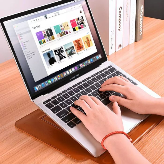 Чохол з підставкою WIWU SKIN PRO Portable Stand Sleeve 14.2"