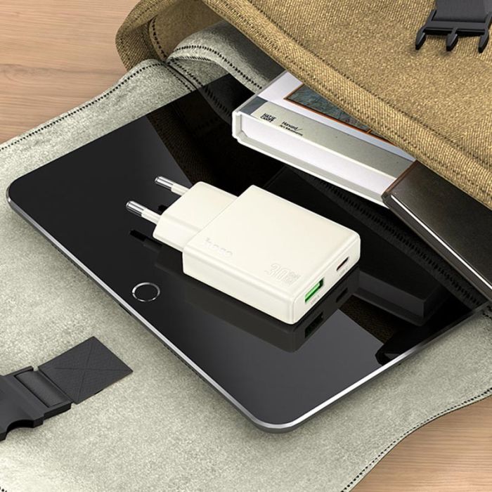 МЗП Hoco N45 Biscuit PD30W+QC3.0 (1USB-A/1C) + кабель Type-C to Lightning